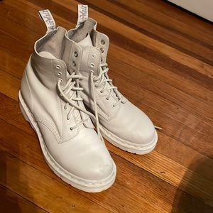 1460 Pascal Mono White Doc Martens